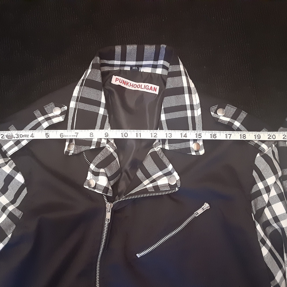 SOLD  on Mercari  Vintage Plaid Sleeved Jacket - Picture 4 of 8